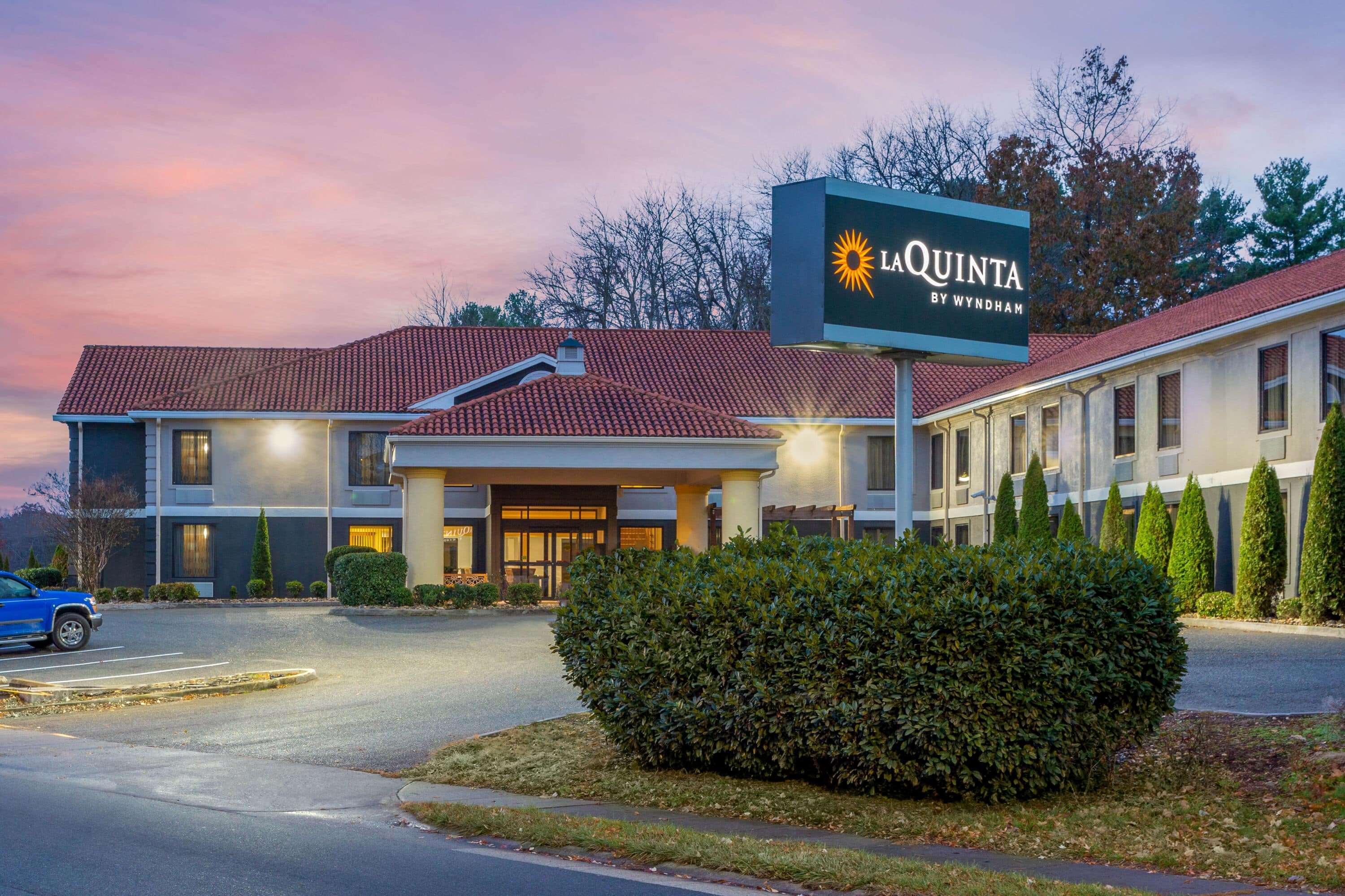 La Quinta Inn By Wyndham Радфорд Экстерьер фото